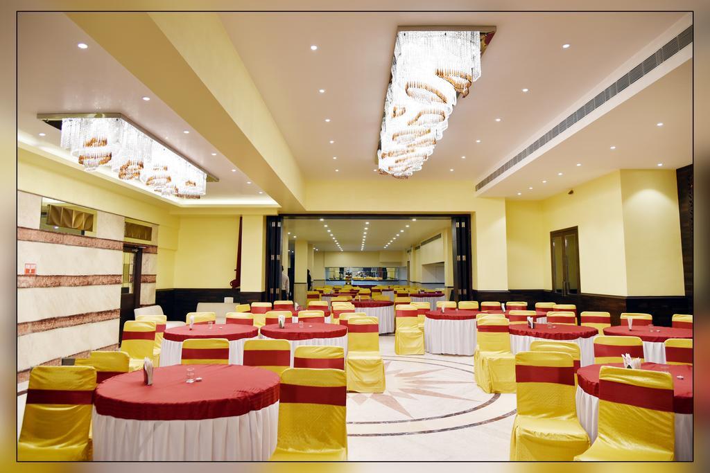 Hotel Millennium Guwahati Buitenkant foto