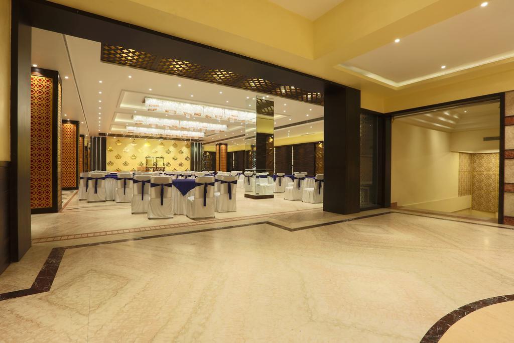Hotel Millennium Guwahati Buitenkant foto